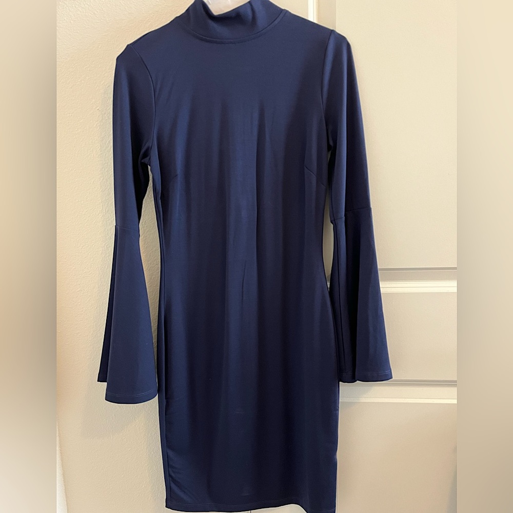 Women’s dress with flare sleeves - Size XS